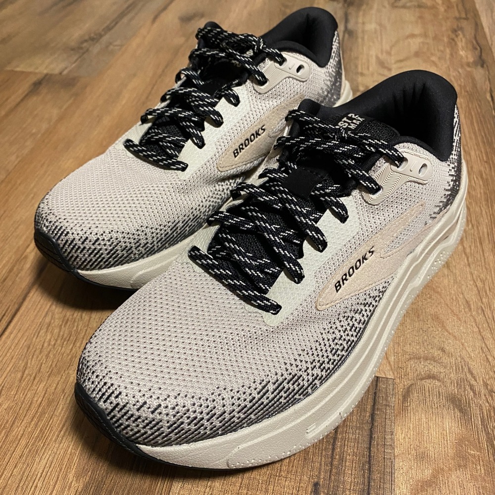 Brooks Ghost Max 2 Womens Running Shoes Cream Black 1204201B092 Size 6.5 B